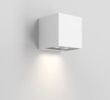 thumbnail of Asymmetrische 2-flammige LED-Wandleuchte IP54, weißes Aluminium, 10,5W 3000K, gerichtete Optik für moderne architektonische Außenbeleuchtung.