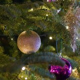 thumbnail of WellHome - Set mit 20 Weihnachtskugeln mit 4 cm Durchmesser und mattem und glänzendem Finish in Champagnerfarben.