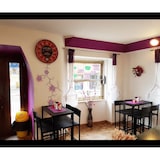 thumbnail of Set Table de bar et 2 tabourets modèle LIGNANO coloeur NOIR, pour l'intérieur ou l'extérieur sous pergola, par Yelloo