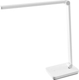 Eine weiße Schreibtischlampe mit verstellbarem Arm.