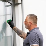 thumbnail of Kit complet pour nettoyage de vitres ERGOTEC 6 en 1 - Mouilleur, raclette, seau, bidon, grattoir et chiffon - UNGER