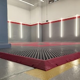 thumbnail of Estrado Reforçado anti Humidade 33x33cm (Vermelho) Áreas molhadas, garagens, oficinas, lavanderias, geladeiras, banheiros, piscinas