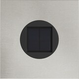 Ein quadratisches Licht mit einem Solarmodul.
