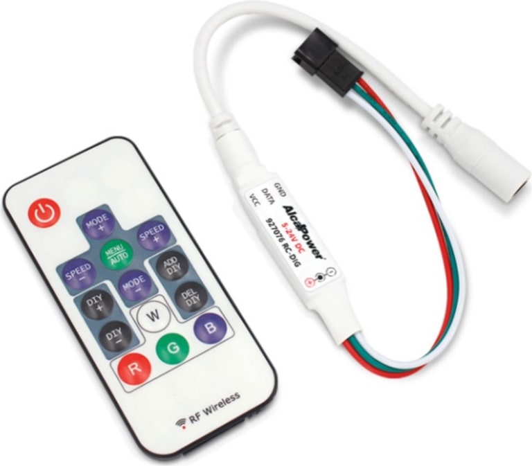 Ein Fernbedienungs-LED-Controller mit Kabeln.