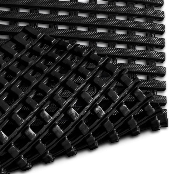 Schwarze Gittermatte für den Bodenschutz.