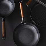 thumbnail of Masterpro - Wok Ø24x7,5cm van geperst ijzer met keramische coating