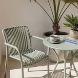 thumbnail of Bistro balkonset met ronde metalen tafel, 2 stapelbare stoelen van hars met armleuningen, ruimtebesparend voor de tuin - Nathan+Simona/Saliegroen