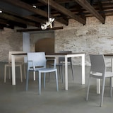 thumbnail of Bakhita“ sandfarbene Stühle mit Armlehnen. Stapelbare Möbel für Terrasse, Bar im Innen- und Außenbereich, Restaurant und Cafeteria.