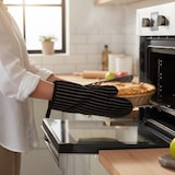 thumbnail of Ovenwant & Pannenlap Set – 100% BCI Katoen – Zwart met Witte Strepen – Hittebestendig tot 250°C