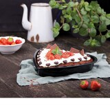 thumbnail of CHG Herz Backform, emailliert, ca. 26 x 25,5 x 4 cm