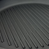 thumbnail of Grelha redonda de ferro fundido - ø 34 x 4 cm - Acessórios para churrasco - Placa para grelhar - Preto fosco