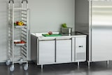 thumbnail of METRO Professional Mesa refrigerador GCC2100, aço inoxidável, 136 x 70 x 85 cm, 270 L, refrigeração por ventilação, 250 W, com fechadura, prateado