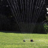 thumbnail of Irrigatore oscillante effetto pioggia compatto per giardini CLABER 8740