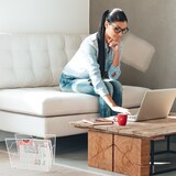 thumbnail of Relaxdays Zeitungsständer Metall, Zeitschriftenständer freistehend, Mesh, Wohnzimmer und WC, HBT: 27 x 39 x 17 cm, weiß