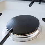 thumbnail of Réchaud à gaz 1 feu 1500W Brûleur fonte amovible Lavable Gaz butane ou propane Blanc laqué Grille Couvercle GOLD