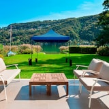 thumbnail of Rebecca Mobili Faltpavillon 3x3 m mit 4 Gewichten aus Metall und blauem Polyester