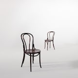 thumbnail of Fameg bistrostoelen 2 stuks gemaakt van beukenhout in walnootkleur
