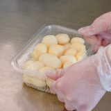 thumbnail of Barquettes avec couvercle attenant en PET 1000 mL par 50