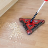 thumbnail of Relaxdays Akkubesen ohne Beutel, kabellos, dreieckiger Kopf, rotierende Bürsten, Elektrobesen, 115x34x34 cm, rot/schwarz