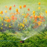 thumbnail of Relaxdays Sprühregner Garten, 5er Set, Klickstecker Anschluss, mit Erdspieß, Flächen bis 30 m², Sprinkler, schwarz