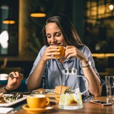 thumbnail of Relaxdays Glaskaraffe, 1,8 l, mit Deckel, Wasser, Saft, Aromawasser, spülmaschinenfest, Wasserkrug, transparent/silber