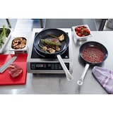 thumbnail of METRO Professional Poêle, fonte d'aluminium, Ø 28 cm, hauteur : 8.40 cm, revêtement anti-adhésif, induction, résiste au four