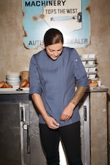 thumbnail of Chef Works® HARTFORD Damenkochjacke der Essential Collection - COOL VENT BCWLZ005 Blau XS