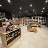 thumbnail of Niedrige Theke H90 cm, Massivholz