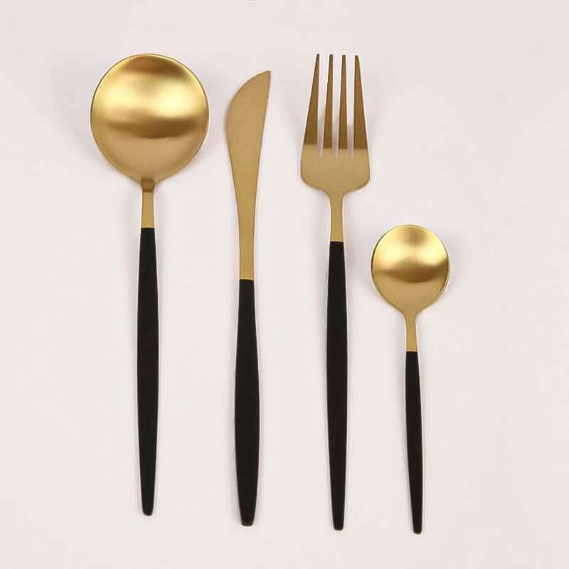 Solycarpa Set 4 Cubiertos Elegant Gadir – Dorados mate con mango negro, acero inoxidable, estilo moderno para eventos y mesa elegante