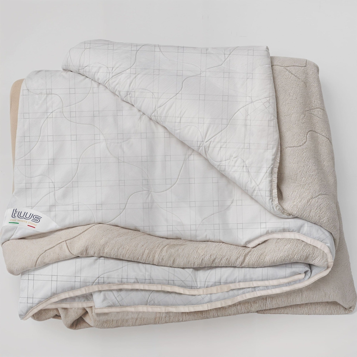 The White Stone Plaid aus Carbonfaser 110 x 180 cm | Weicher Sofaplaid | Wendbarer Antistress-Plaid | Samtiger Plaid