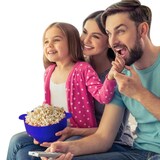 thumbnail of Intirilife Popcorn Maker aus Silikon für die Mikrowelle Wiederverwendbare faltbare Schüssel mit Deckel in Blau - 24 x 20 x 6 (14.5) cm