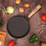 thumbnail of Pfannkuchenpfanne 22 cm Crêpes - Bratpfanne aus  Gusseisen Omlettpfanne Blinipfanne Holzgriff Induktion
