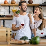 thumbnail of Relaxdays Holzfass 1,25 l, mit Bock, Zapfhahn, für Whiskey, Wein, Spirituosen, Whiskyfass HxBxT 23 x 16 x 25,5 cm, natur