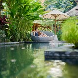 thumbnail of Relaxdays Teelichthalter schwimmend, 12er Set, Glas, Tischdeko Hochzeit, Pool & Teich, Schwimmteelichter, transparent