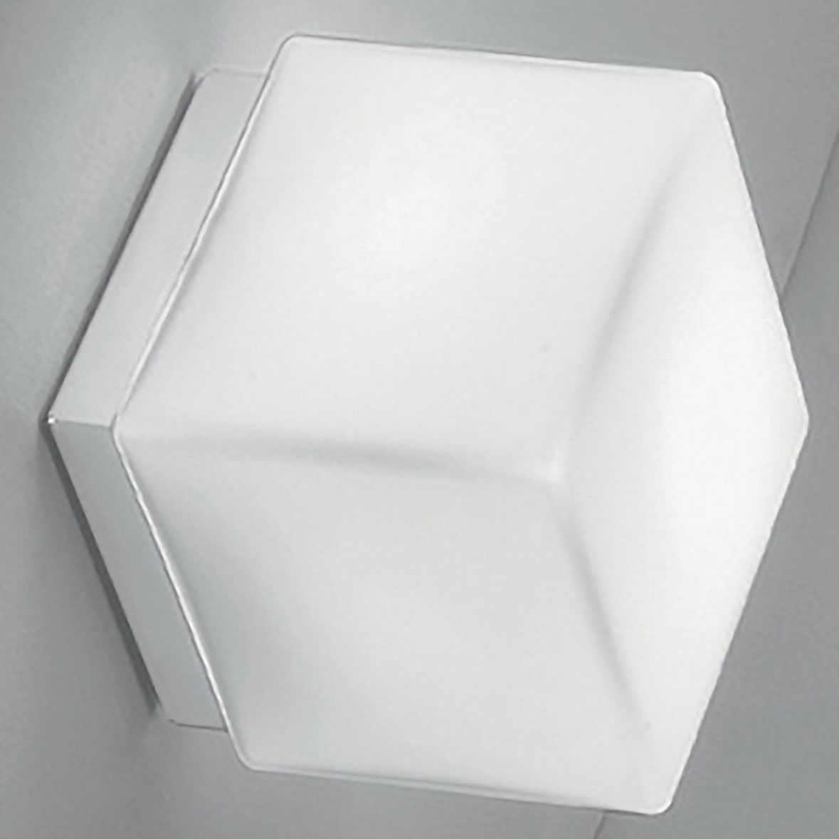 Dado Square Wand- oder Deckenleuchte aus mattweißem Metall mit satiniertem Opal-Triplex-Glasdiffusor, E27-Fassung, Maße 16 x 16 x 16,5 cm