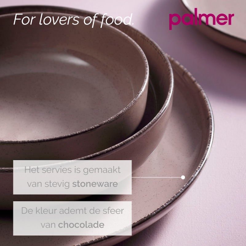 Een stoneware servies in chocoladekleur.