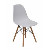 thumbnail of Modèle Don Rodrigo 2.0 Paquet de 4 chaises confidentes avec structure en bois de hêtre naturel. Fabriquées en PVC, avec assise tapissée.