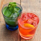 thumbnail of Handige drinkglazenset van 6 transparante glazen van geblazen glas met ergonomische en stapelbare verticale groeven voor dagelijks gebruik thuis.