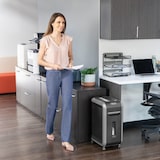 thumbnail of Destructora trituradora de papel Fellowes 99Ci, 3-5 usuarios, destruye hasta 18 hojas en partículas de 4x38mm, DIN P-4, papelera 34L/175 hojas