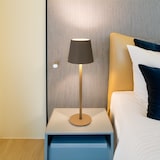 thumbnail of WellHome - Taupefarbene wiederaufladbare LED-Tischlampe mit 32 warmweißen Lichtern und 4 Helligkeitsstufen Ø10,5x36,2cm