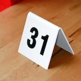 thumbnail of Securit® Lot de 10 Numéros de table de 1-10 - Acrylique blanc avec chiffres noirs