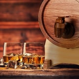 thumbnail of Relaxdays Schnapsfass, 1,25 l, Eichenholz, Holzfass mit Bock & Zapfhahn, Whisky, Wein, Spirituosen, Whiskyfass, natur