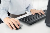 thumbnail of Kit de teclado y ratón recargable KM270 EQ – Inalámbrico (K75560ES)