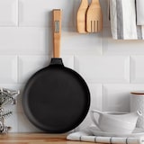 thumbnail of Pfannkuchenpfanne 22 cm Crêpes - Bratpfanne aus  Gusseisen Omlettpfanne Blinipfanne Holzgriff Induktion