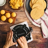 thumbnail of Victoria Tortilla Presse für Mexikanische Tortillas, Gusseisen 16,5 cm, Pataconera, VIC-30551, Schwarz