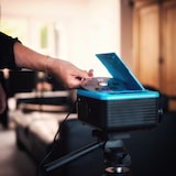 thumbnail of Lenco LPJ-500BU - LCD-Projektor mit DVD-Spieler - Bluetooth® - Bis zu 250 cm Projektionsgröße - USB-Eingang - SD-Kartenleser - Blau/Schwarz