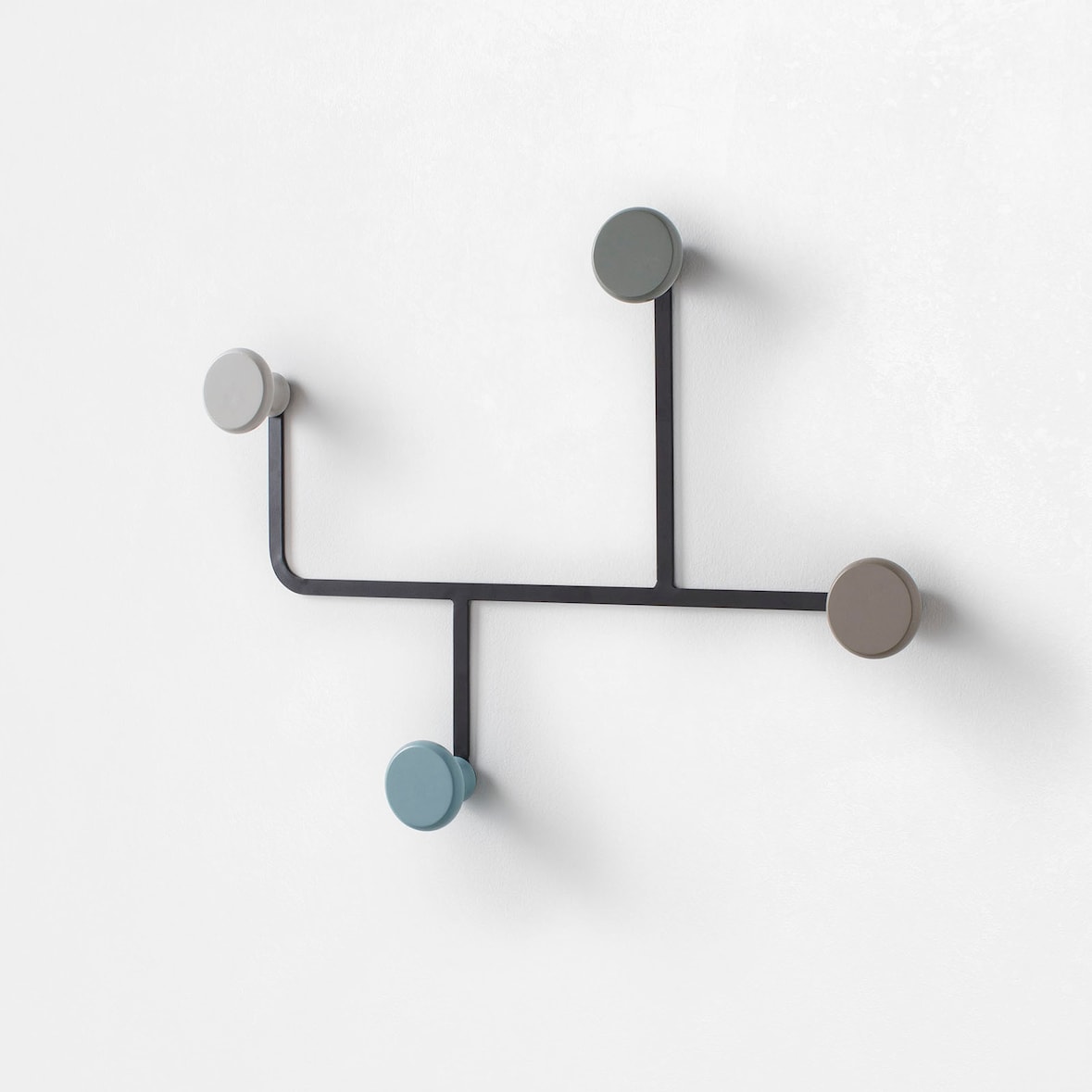 AQA Design Appendiabiti da muro HOOK in metallo e legno L.65,5 P.10 H.51 MP02217