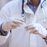 thumbnail of Hygostar Nitril Handschuhe Safe Light WEISS, puderfrei (100er Box) : M