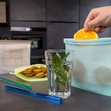 thumbnail of Intirilife 4x Lebensmittelbeutel aus Silikon mit 1L Füllmenge in mehreren Farben - 24 x 19 x 3 cm - Wiederverwendbar mit Zip spülmaschinengeeignet