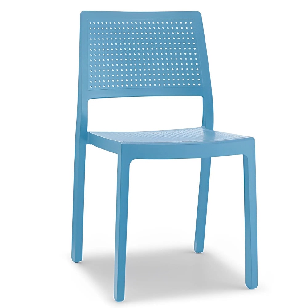 Hellblaue Stühle „Emi“. Stapelbare Möbel für Terrasse, Innen- und Außenbar, Restaurant und Cafeteria.